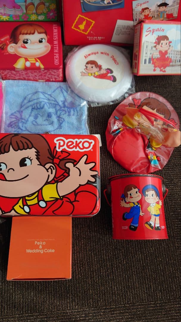 不二家　ペコちゃんグッズ大量セット　缶ケース　昭和レトロ　コレクター品