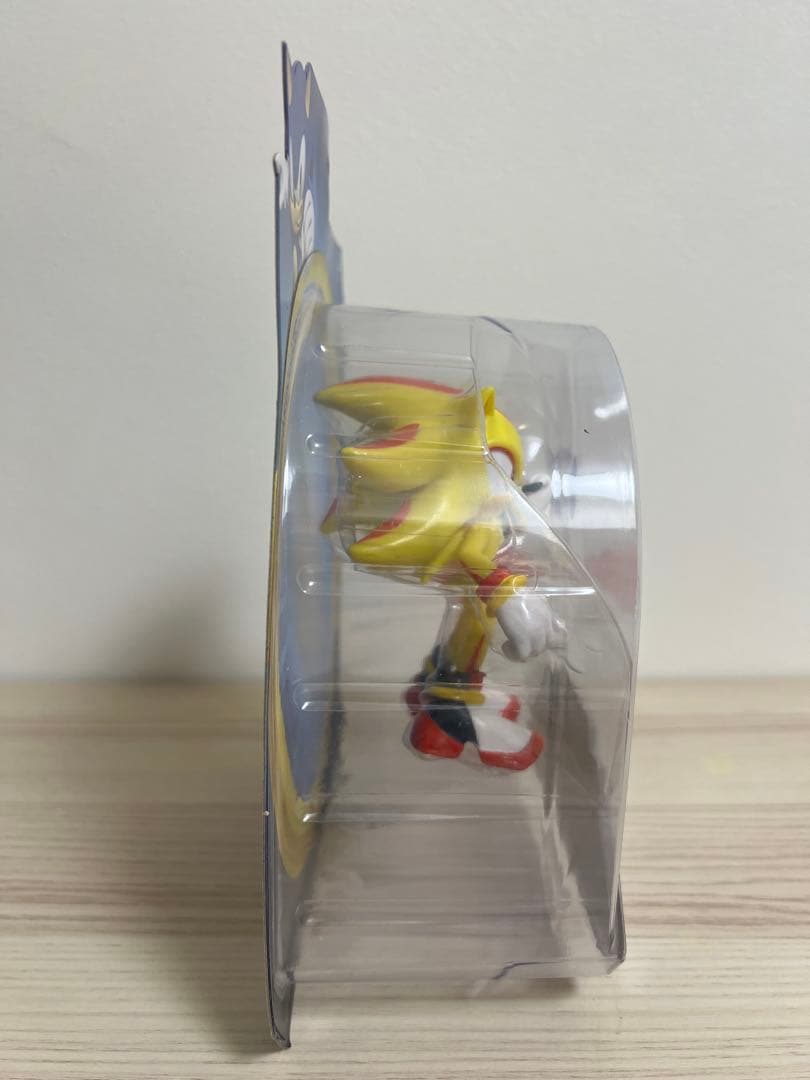 【新品】スーパーシャドウ フィギュア 海外限定 ソニック