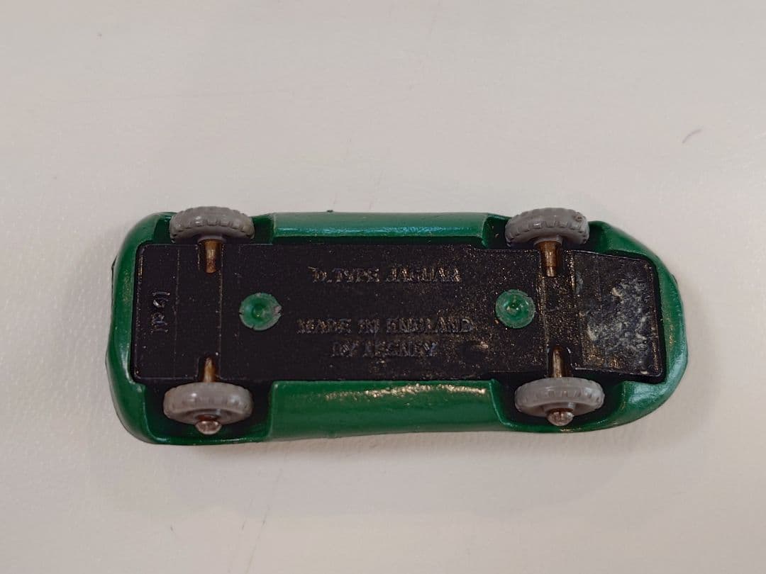 ミニカー MATCHBOX No.41 JAGUAR D Type