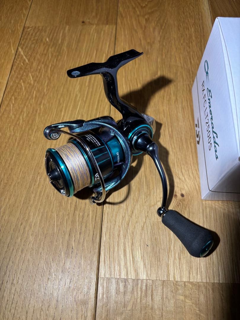 エメラルダス RX FC LT2500S スピニングリール