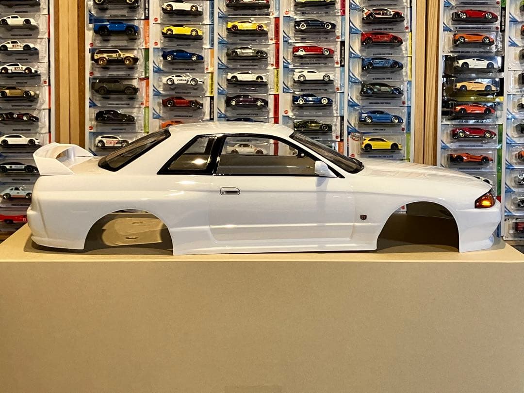 タミヤ ラジコン 日産スカイラインGT-R 塗装済 スペアボディ R32ホワイト