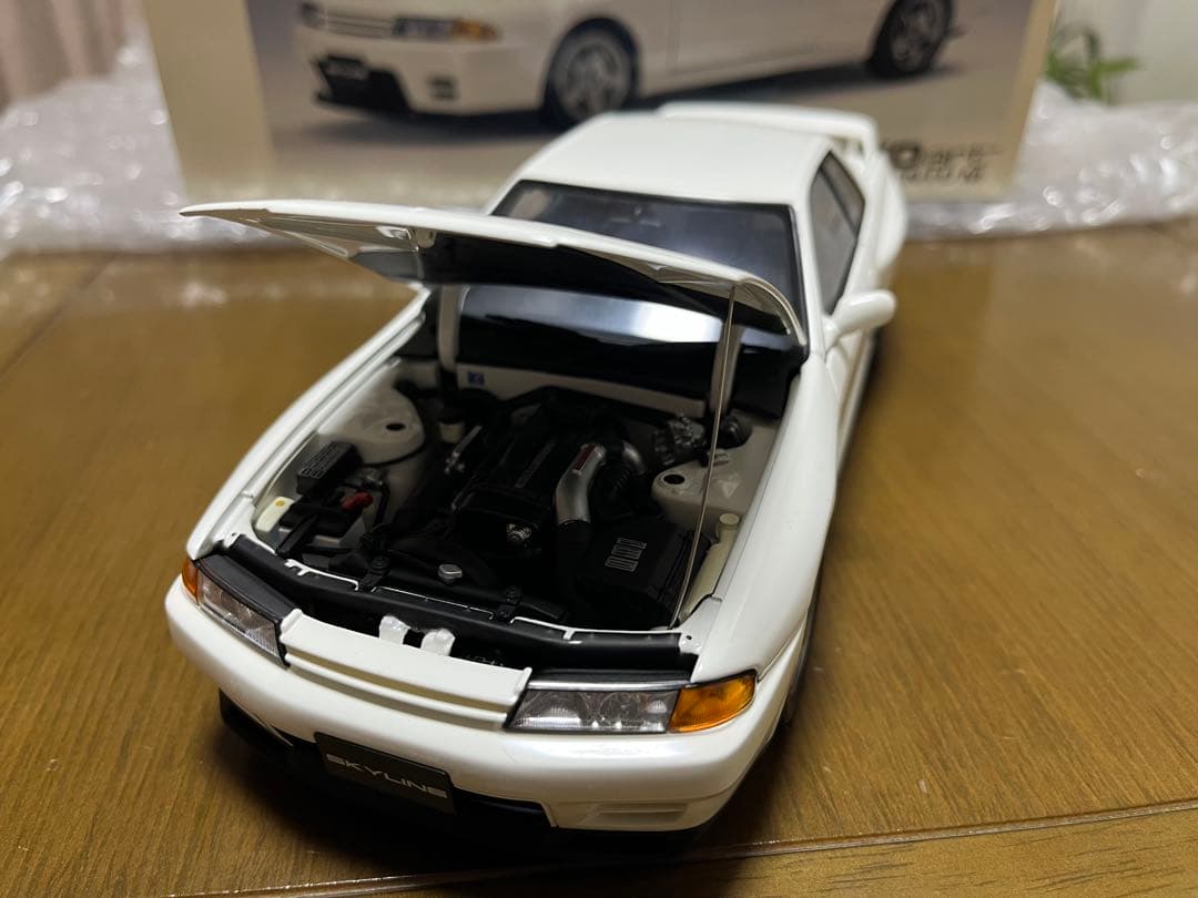 AUTOart 1/18 日産 スカイラインGT-R R32