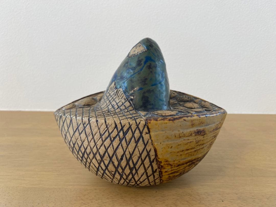リサラーソン　漁師　Lisa Larson fisherman in boat
