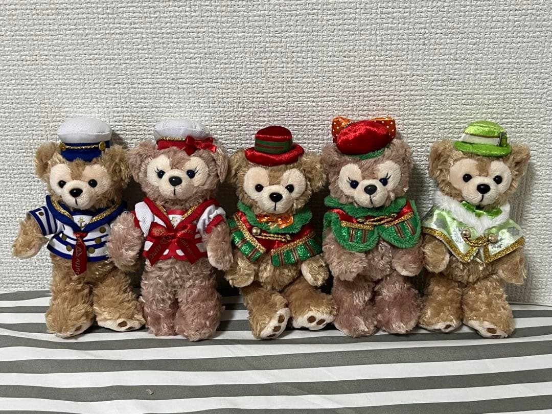 【超美品】新品未使用　ダッフィー・シェリーメイ　ぬいぐるみバッジ