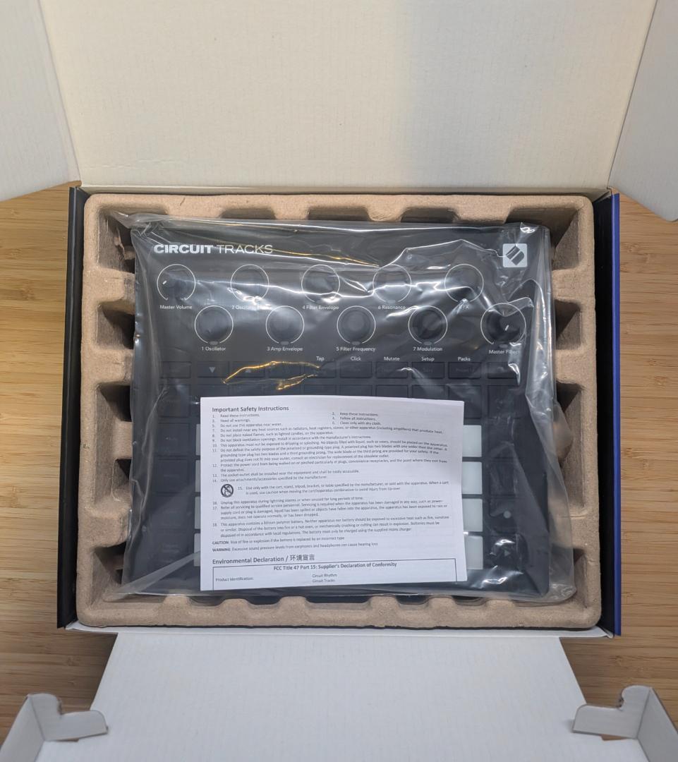 【入手困難・極美品】Novation Circuit Tracks【付属品完備】