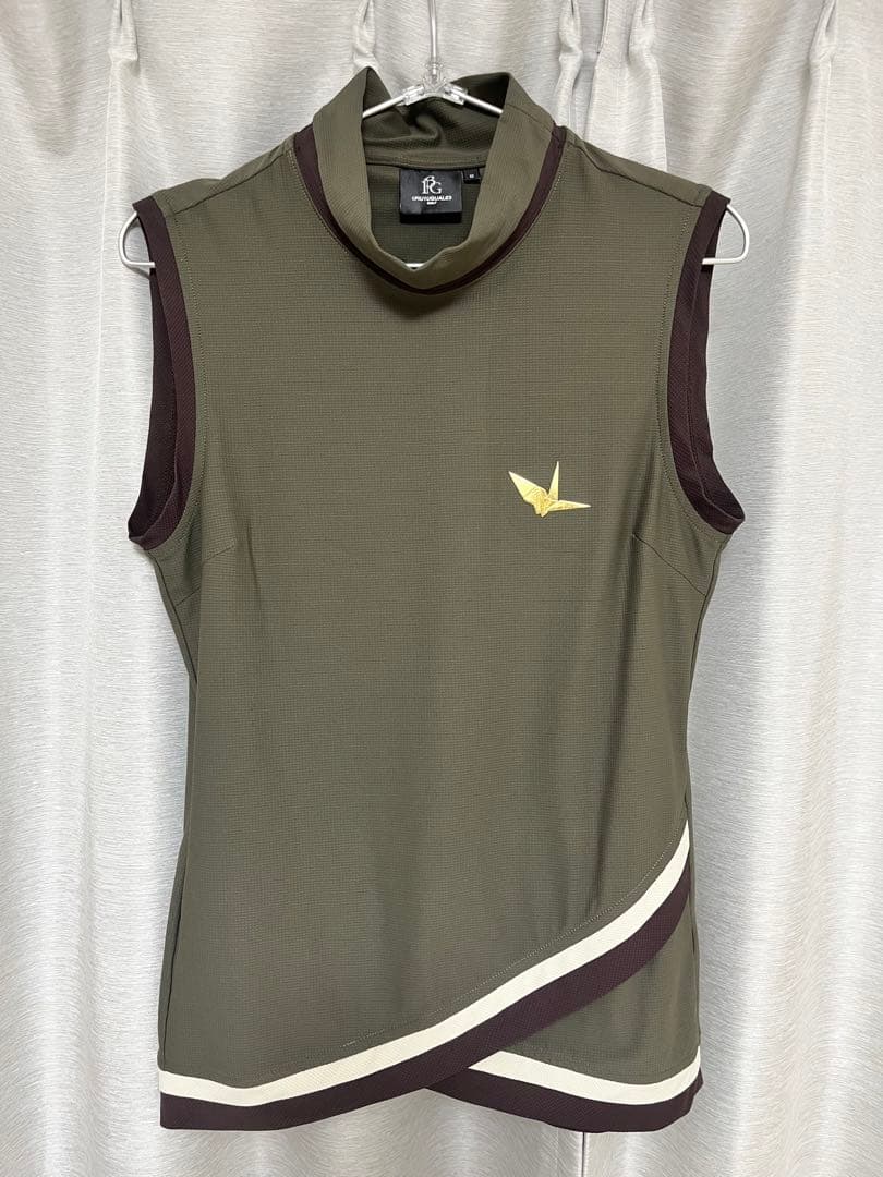 【美品】1PIU1UGUALE3 GOLFウノピュウゴルフ　モックネック