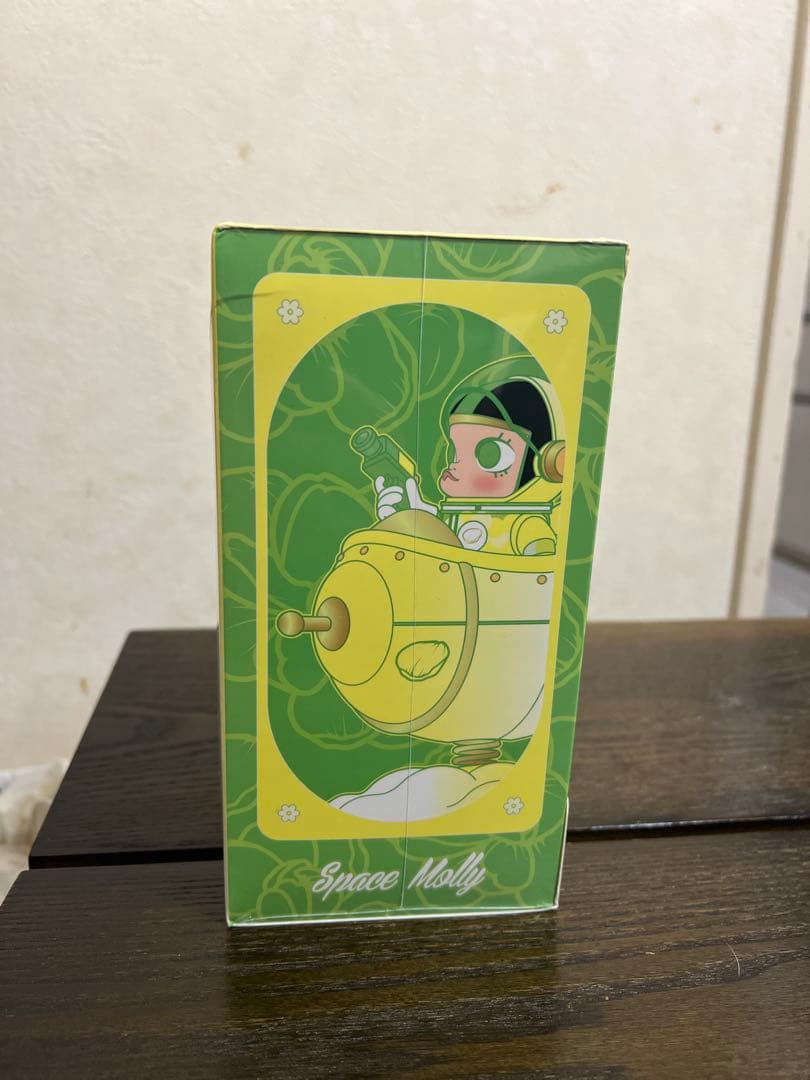 フィリピン限定‼️Space Molly Blooming フィギュア