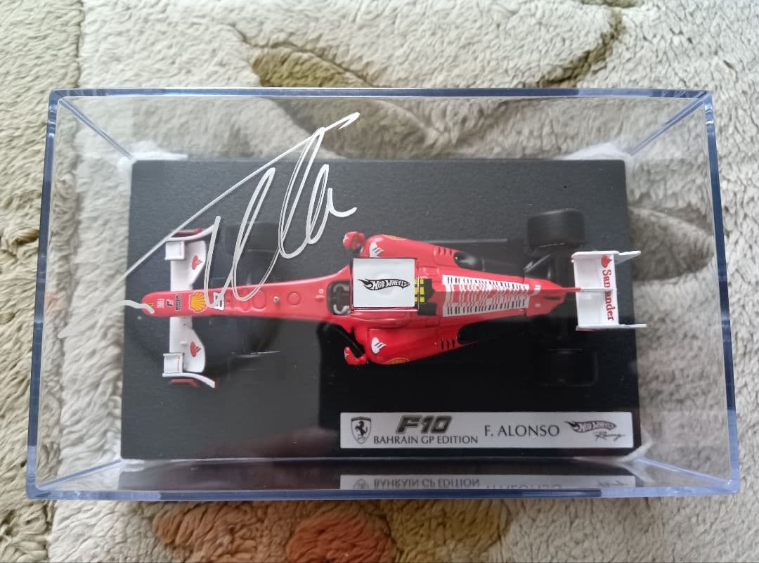 【直筆サイン】フェラーリ　F10　アロンソ　バーレーンエディション
