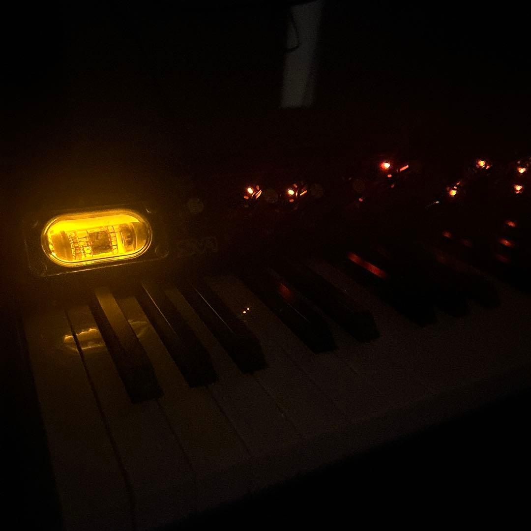 都内引き取り限定　KORG SV-1 73鍵 ペダル付　キャスターケース付き