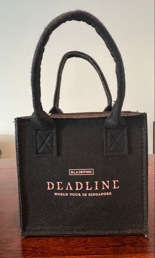 BLACKPINK DEADLINE バッグ