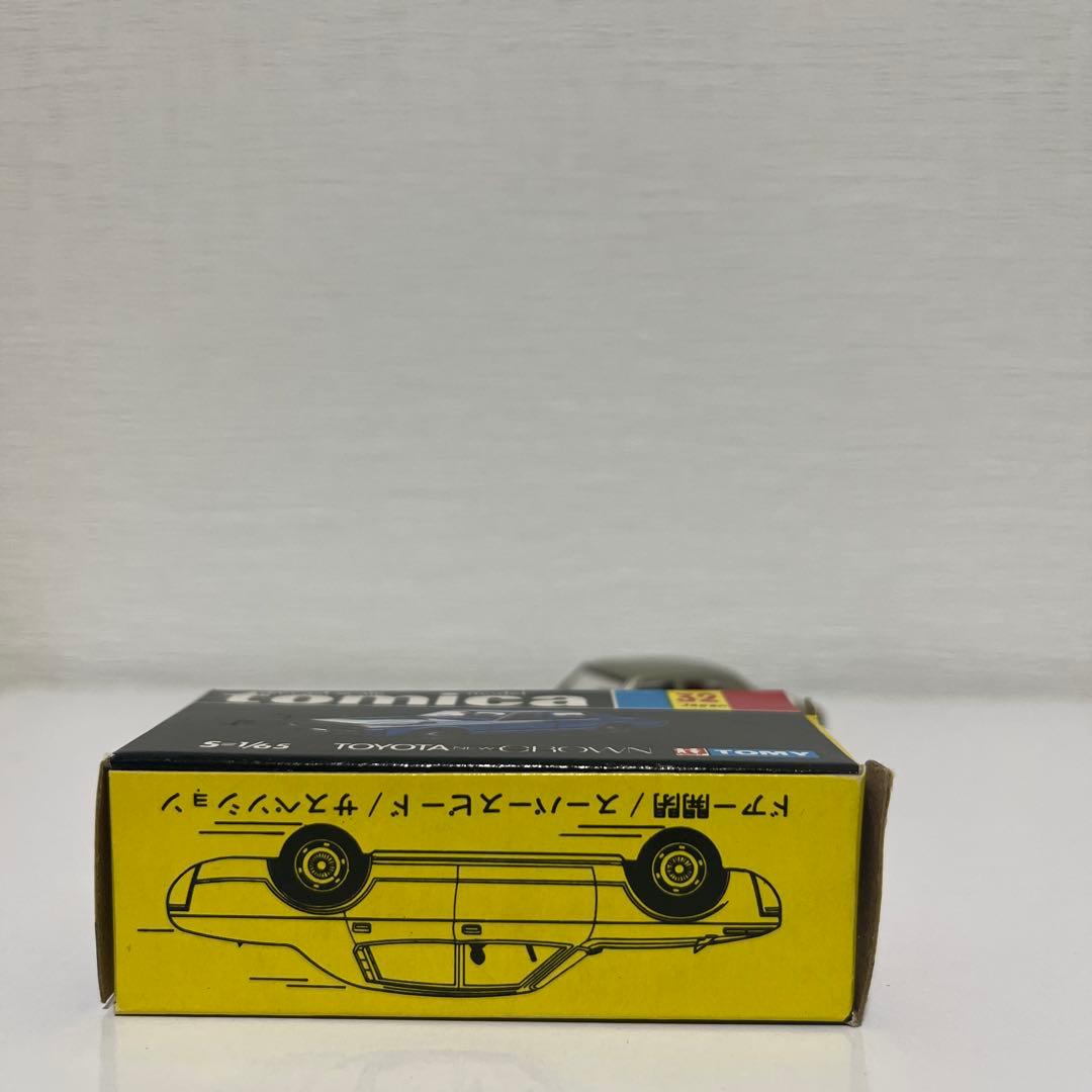 黒箱トミカ32 トヨタ ニュークラウン　シルバー