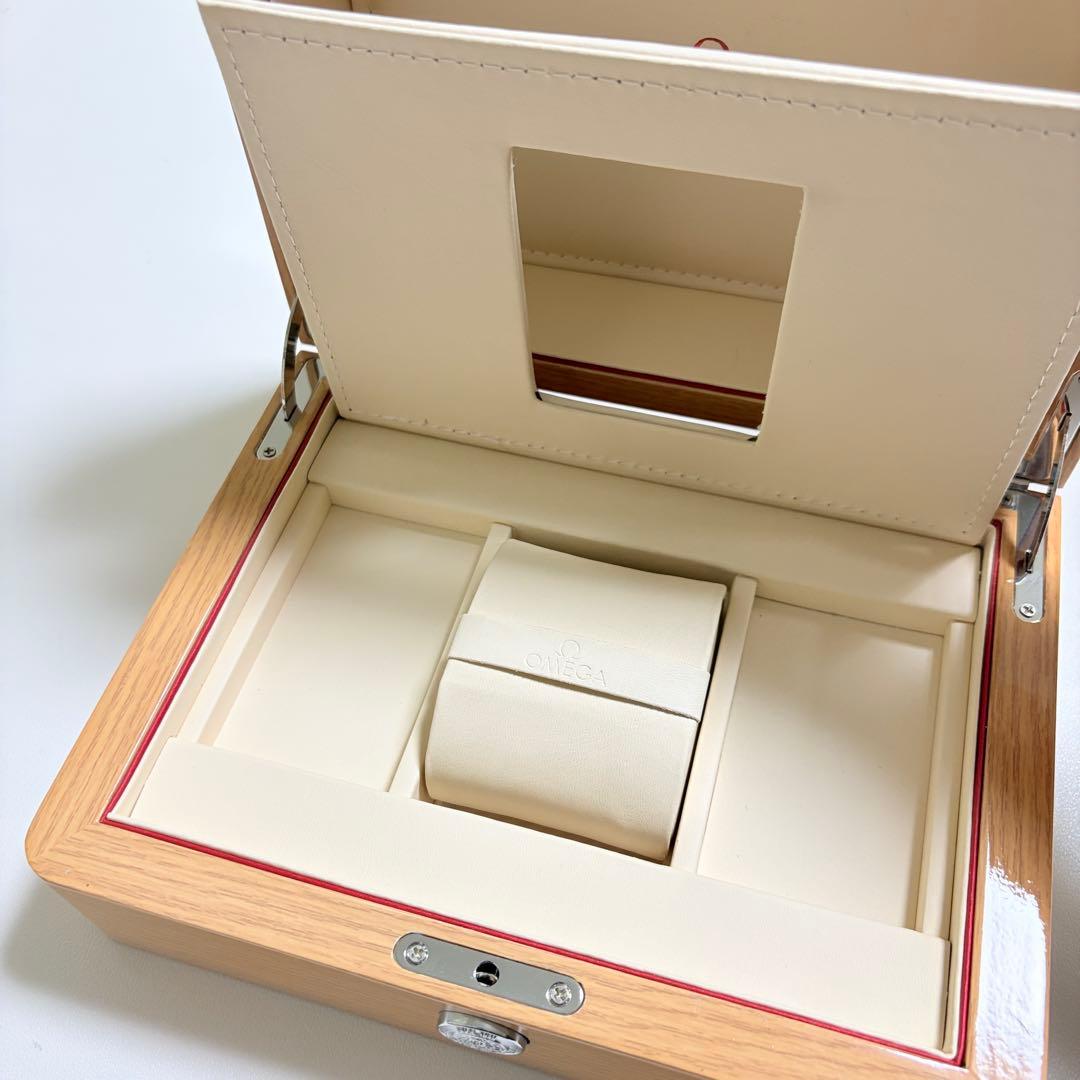 美品　オメガ　腕時計　ウォッチ　ケース　空箱　木目調　現行品