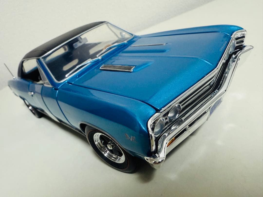 AW/'67 Chevyシボレー Shevellシェベル SS427 1/18