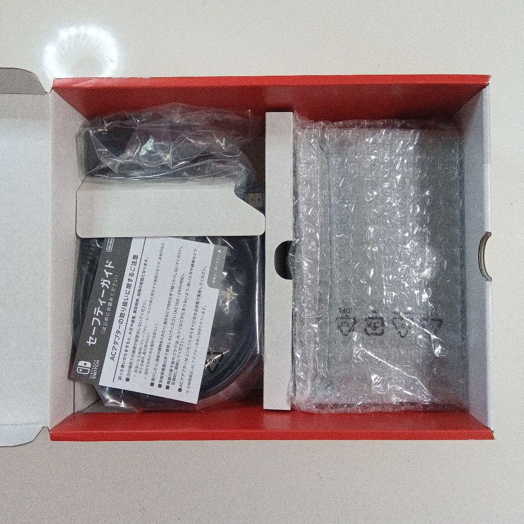 新品　Nintendo Switch ネオンブルー/ネオンレッド