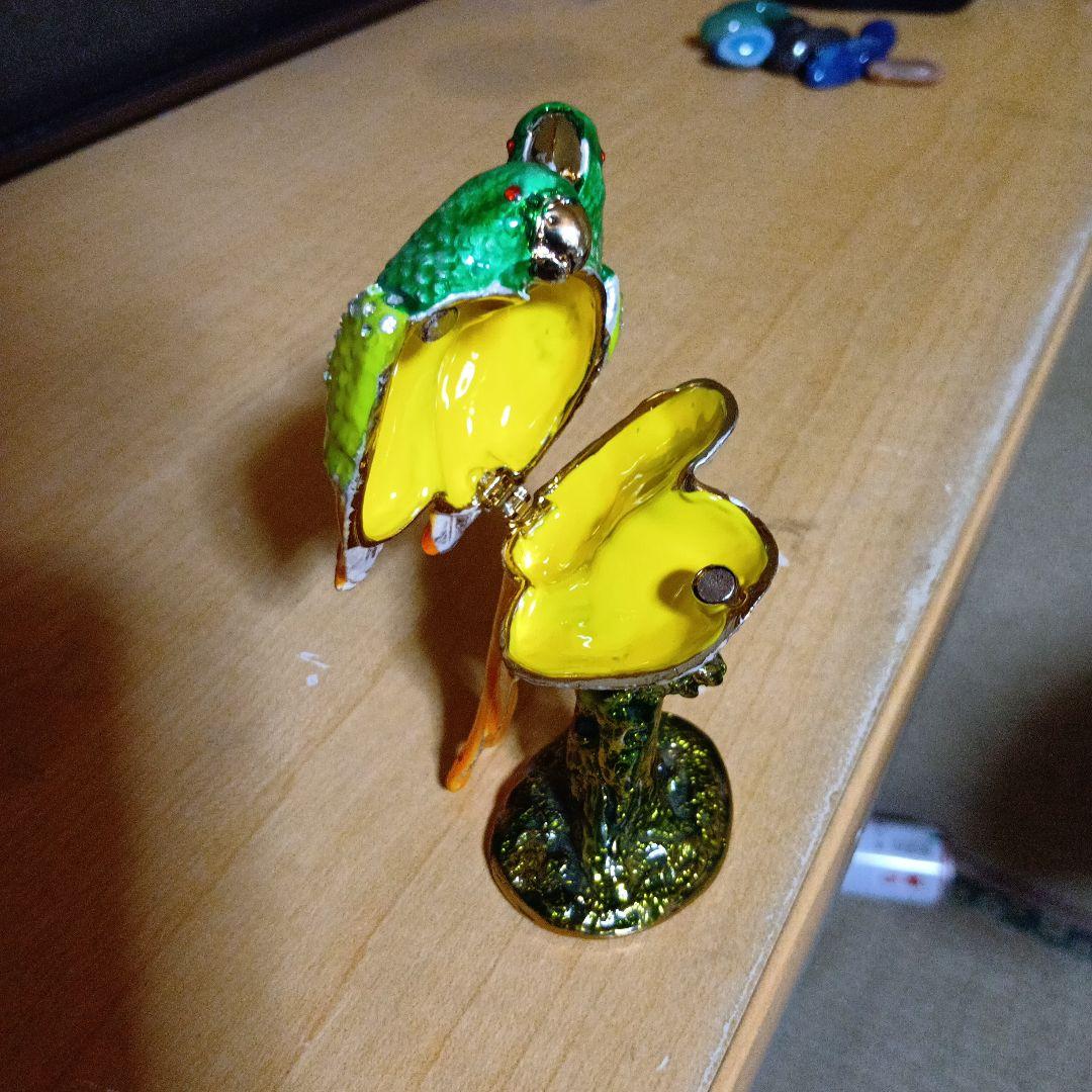 鳥の置き物