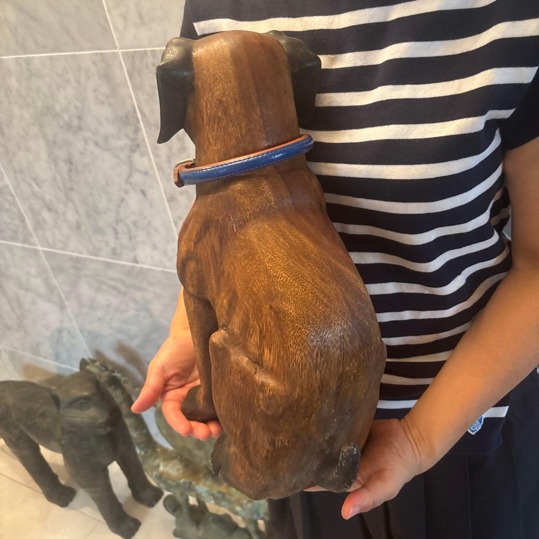 ヴィンテージ　可愛らしい瞳と威厳のある姿が素敵な一刀彫の犬の特大彫刻オブジェ