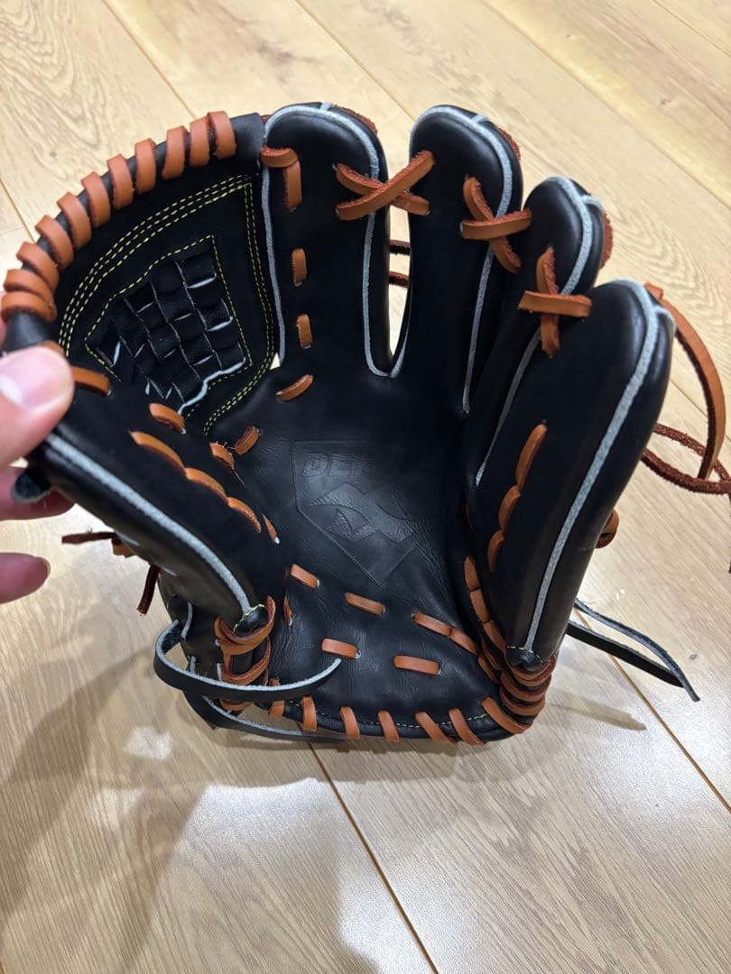 ディファイン一般硬式内野手グローブ！ほぼ新品！型付け済み！即戦力！