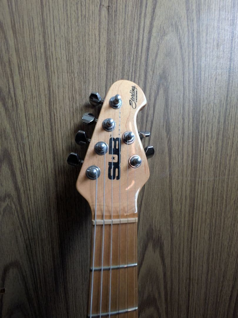 Sterling by Music Man S.U.B　エレキギター