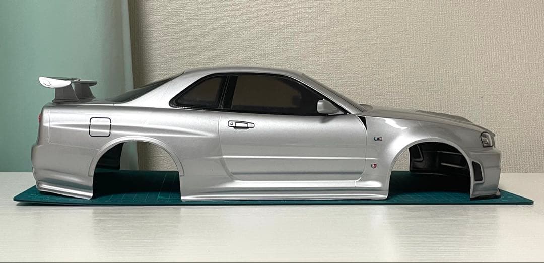 タミヤラジコンボディ　R34 GTR