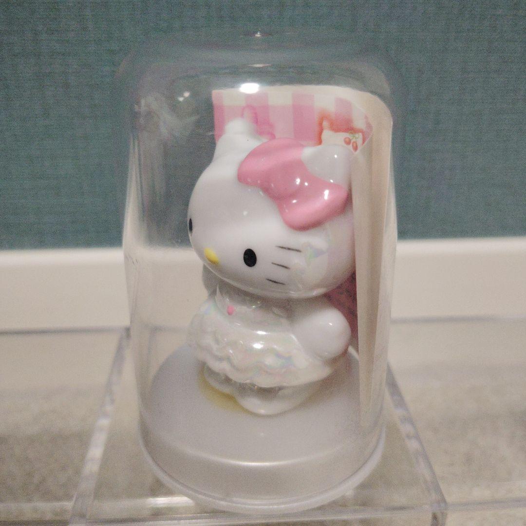 キティ　ドールコレクション　陶器　バニー　イチゴ　バレリーナ　ミニマグラムネ