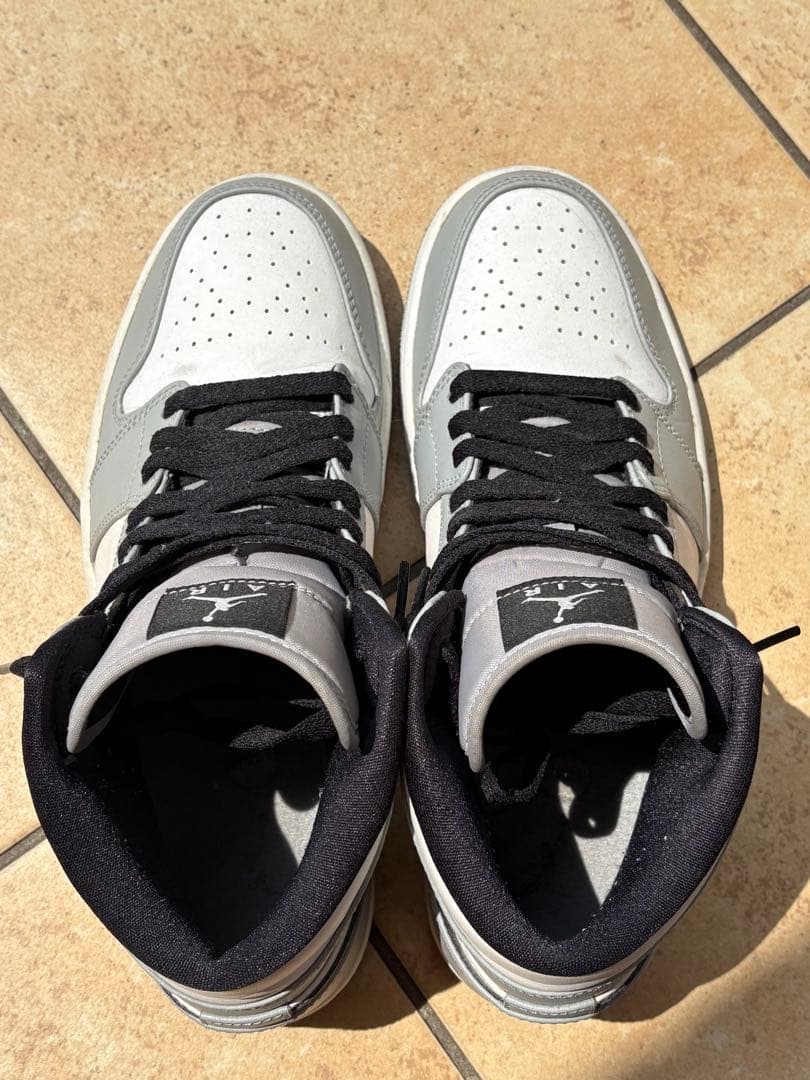 シューズ(男性用) Nike Air Jordan 1 Mid \"Light Smoke