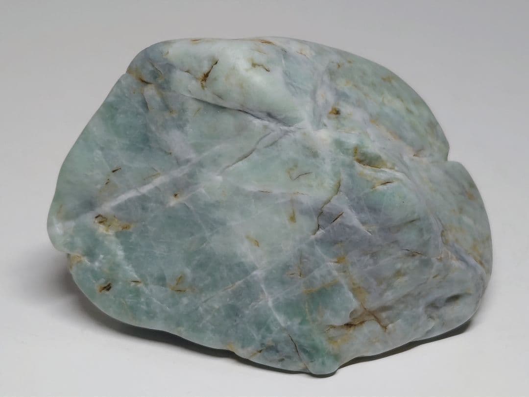 灰緑 319g 翡翠 ヒスイ 原石 鑑賞石 自然石 誕生石 鉱物 鉱石 水石