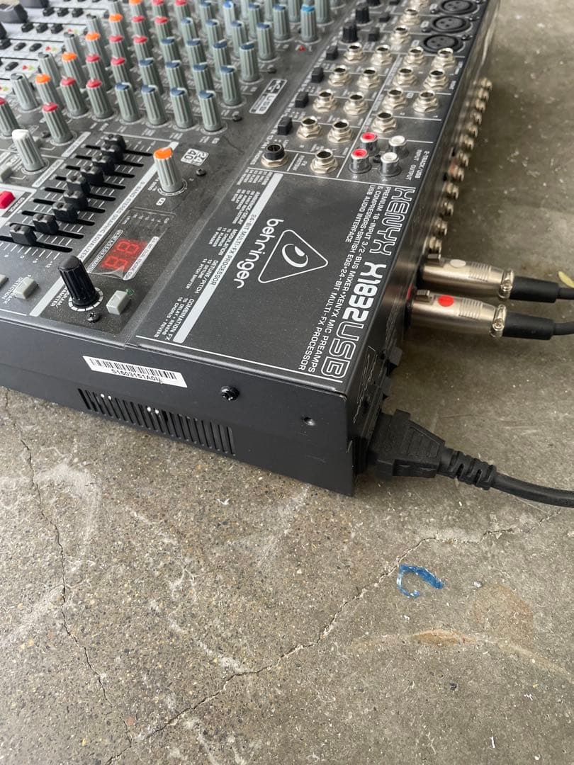 Behringer X1832USB XENYX ミキサー
