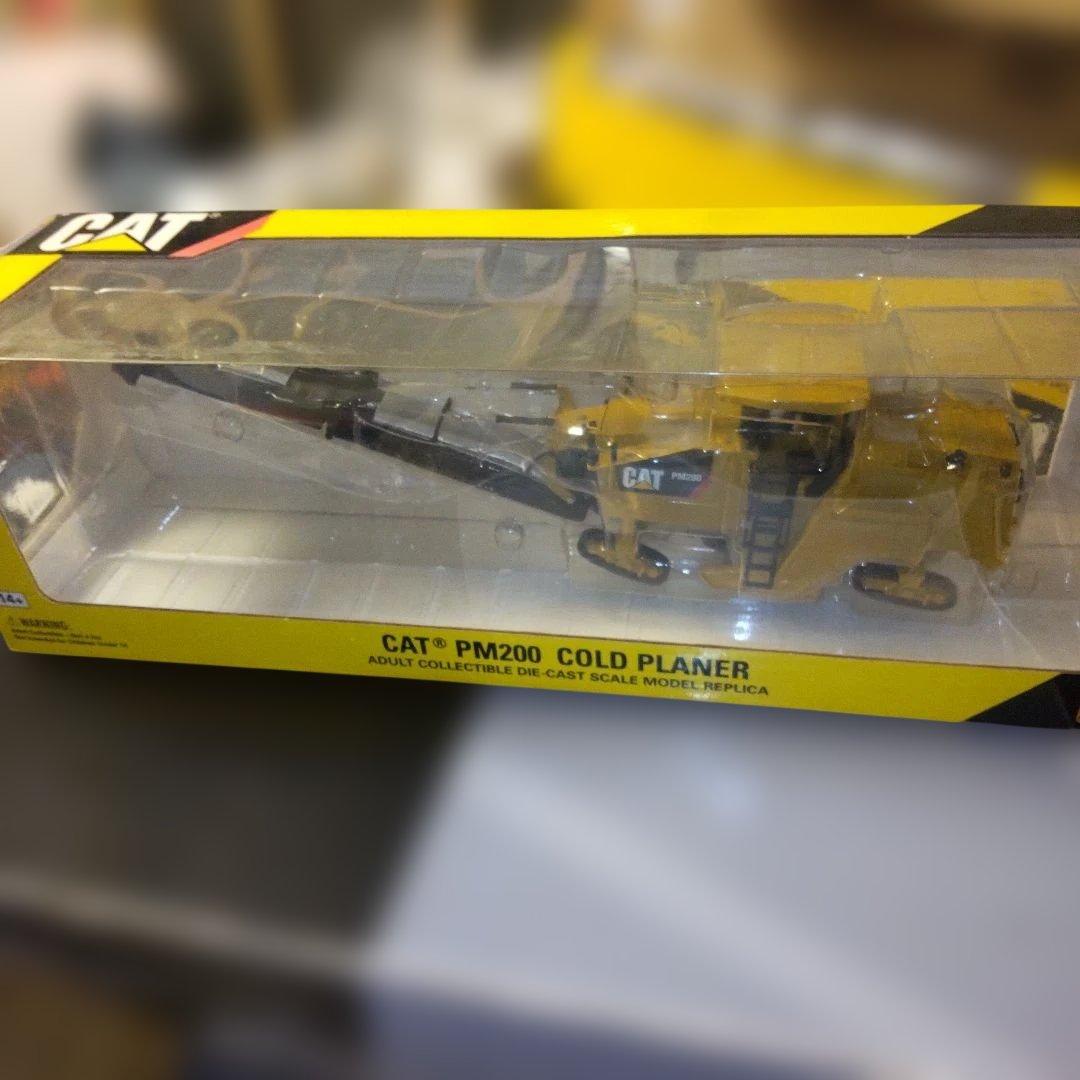 キャタピラー建機　CAT PM200 COLD PLANER 　1/50