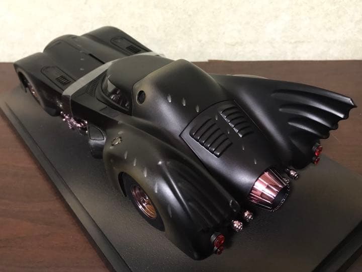 価格変更 1/18 マテル（ホットウィール）バットモービル バトルダメージ