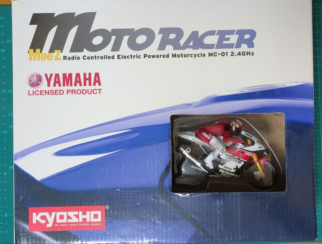 京商 ミニッツモトレーサー YAMAHA YZR-M1 2011