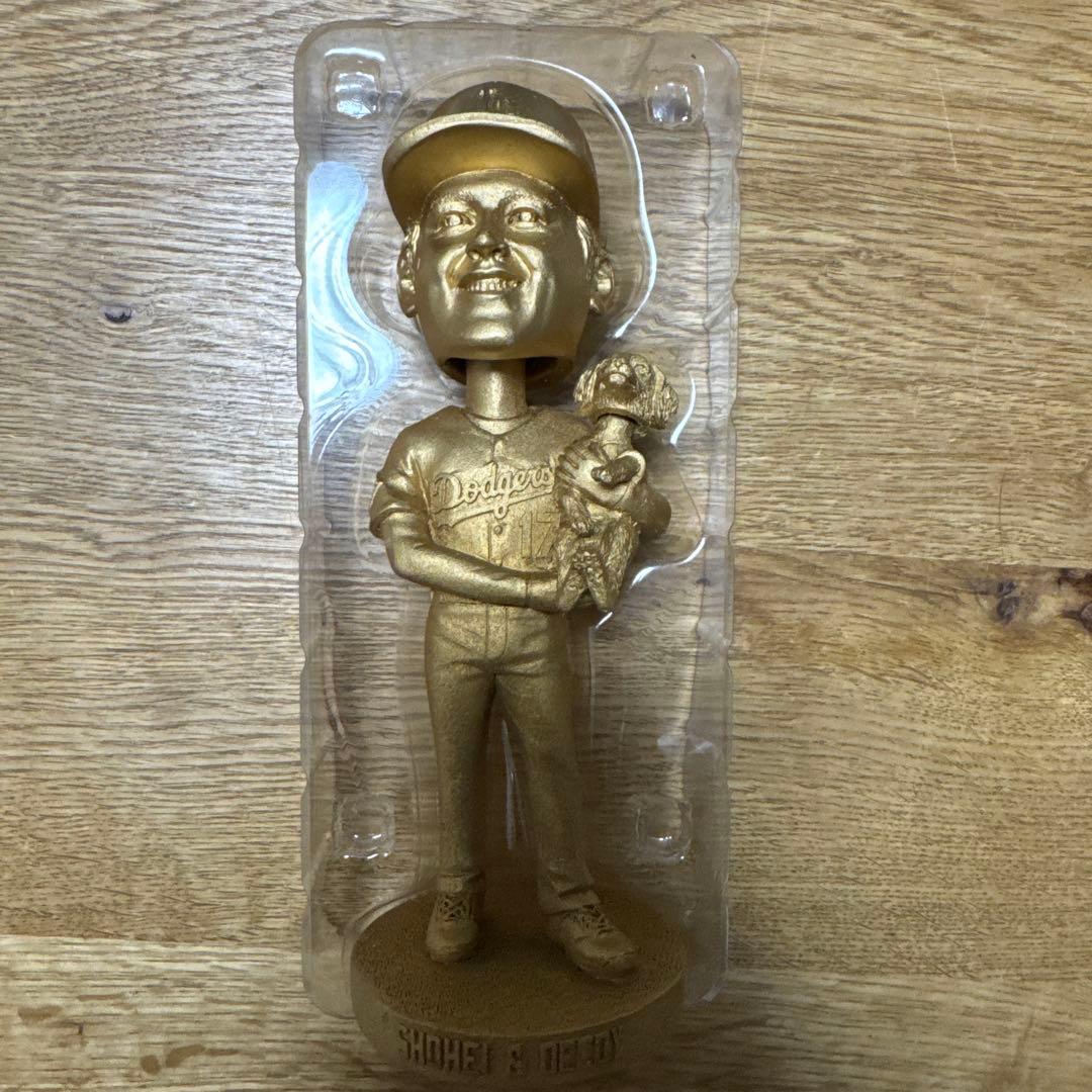 大谷翔平　デコピン　ゴールド　ボブルヘッド　ドジャース　来場者限定　新品