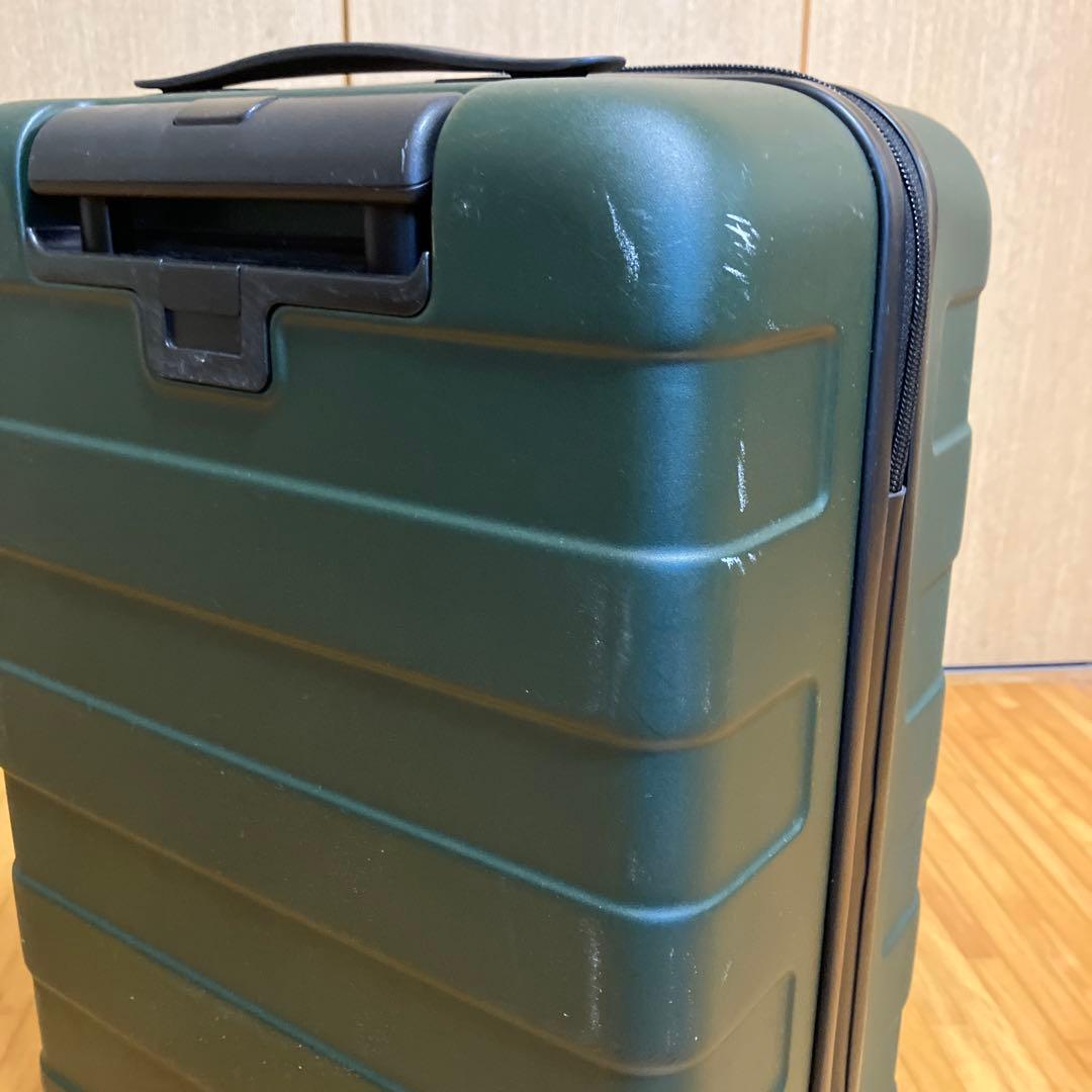 バーを自由に調節できる　ハードキャリーケース（３６Ｌ）　色:カーキ