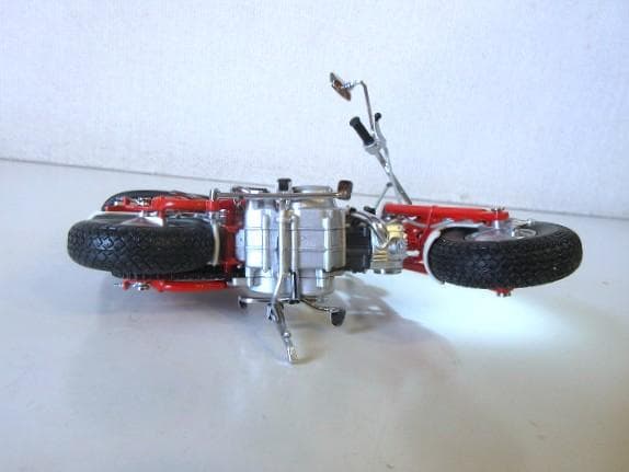 特価 EBBRO (1/10) ホンダ Monkey Z50M