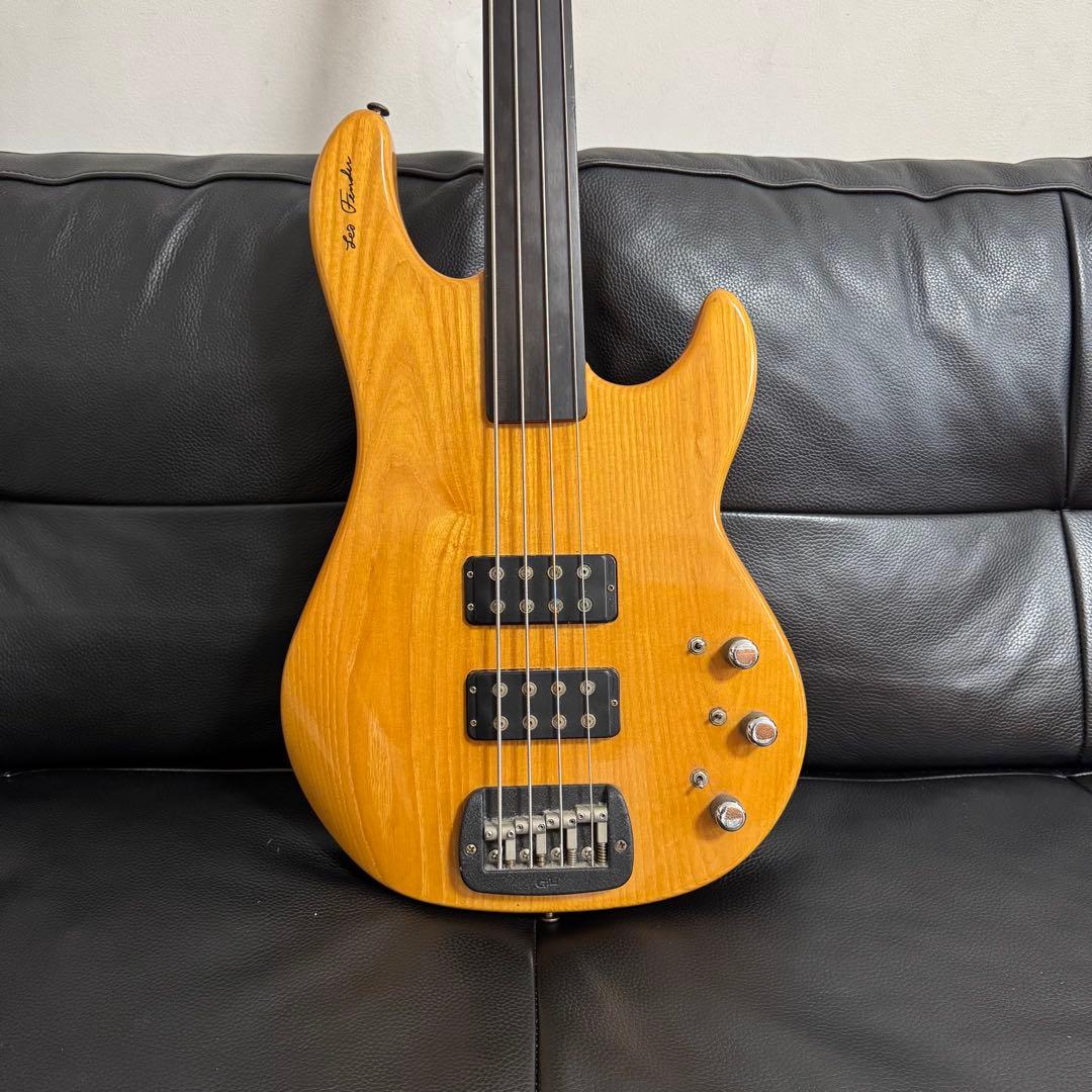 G&L「L-2000 USA フレットレスベースNatural」