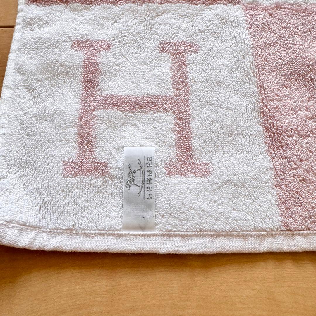 【新品未使用】HERMES Hロゴ タオルハンカチ ピンク/ホワイト