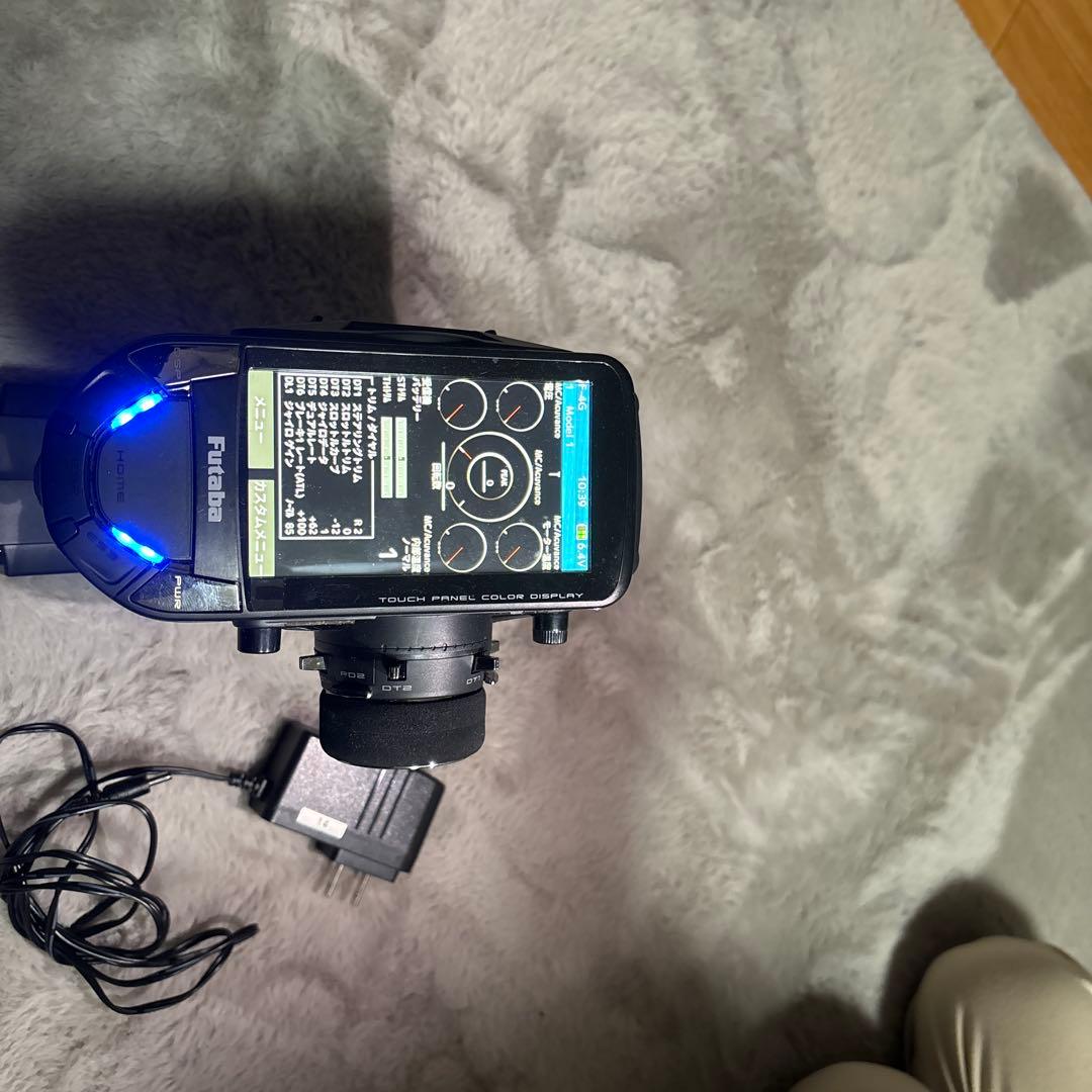 カーボンファイバー ラジコンカー