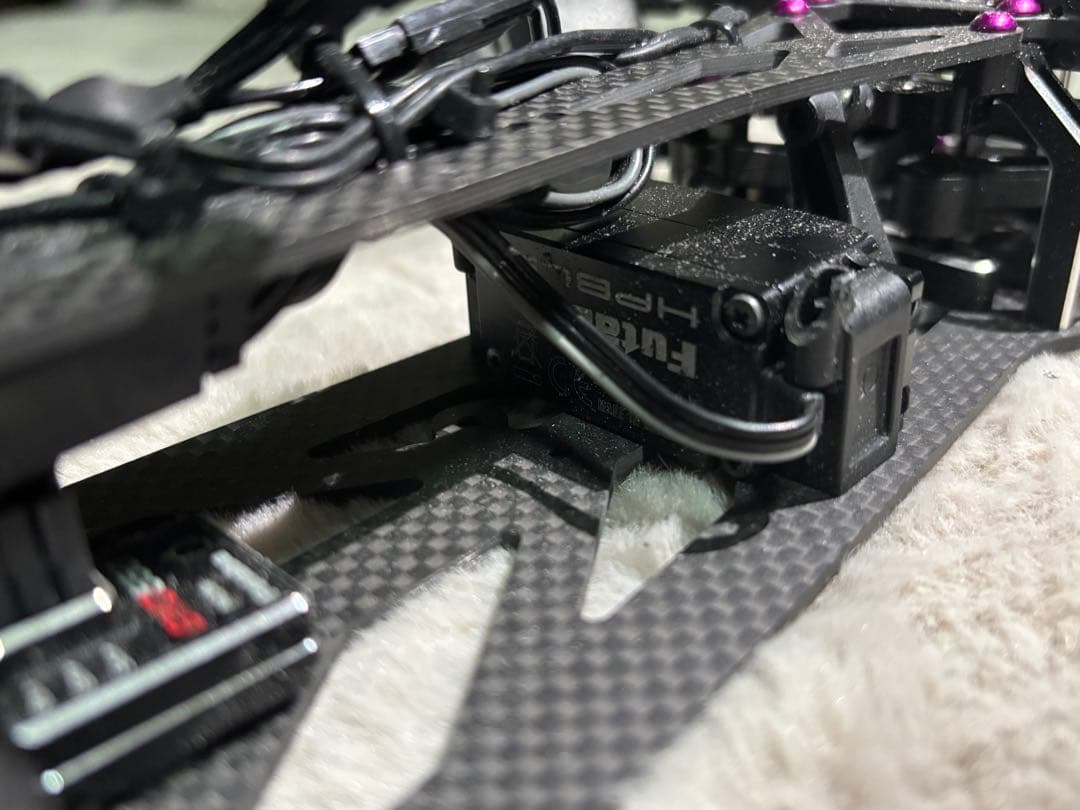 カーボンファイバー ラジコンカー