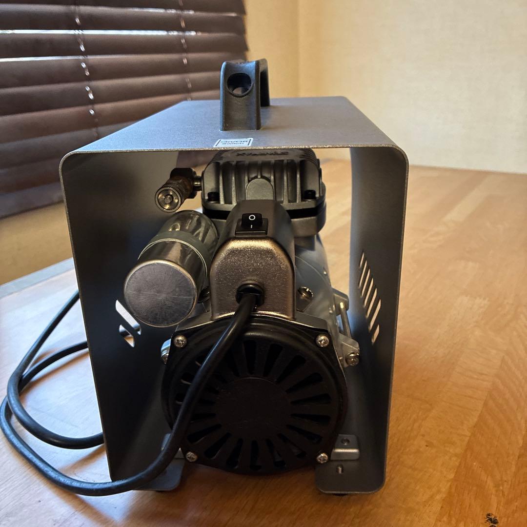 タミヤスプレーワークパワーコンプレッサー　ハンガー一体式電源スイッチ搭載