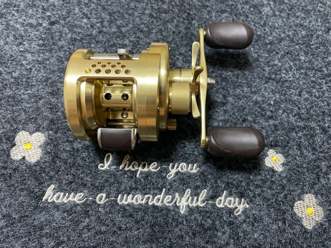 こ*ろ様 ⭐ SHIMANO(シマノ)カルカッタコンクエスト200
