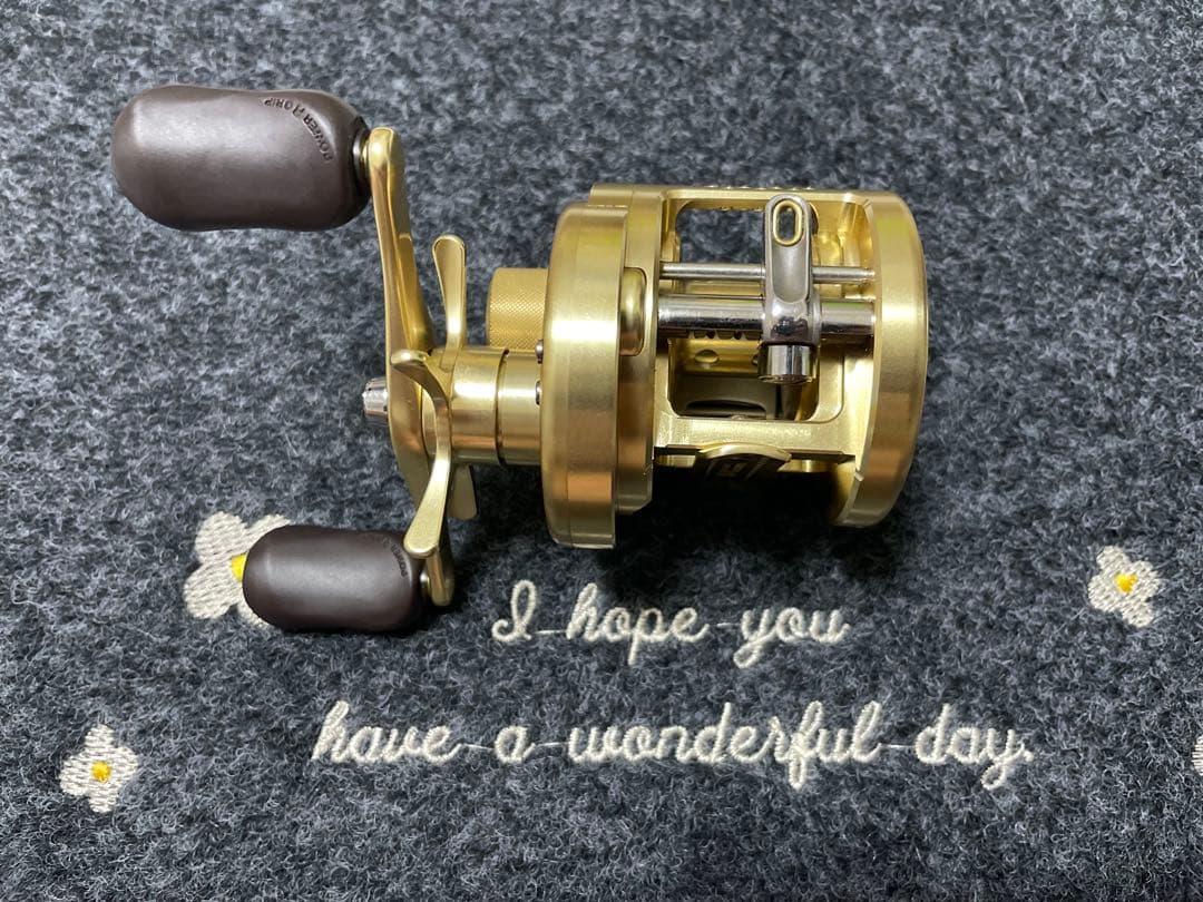 こ*ろ様 ⭐ SHIMANO(シマノ)カルカッタコンクエスト200