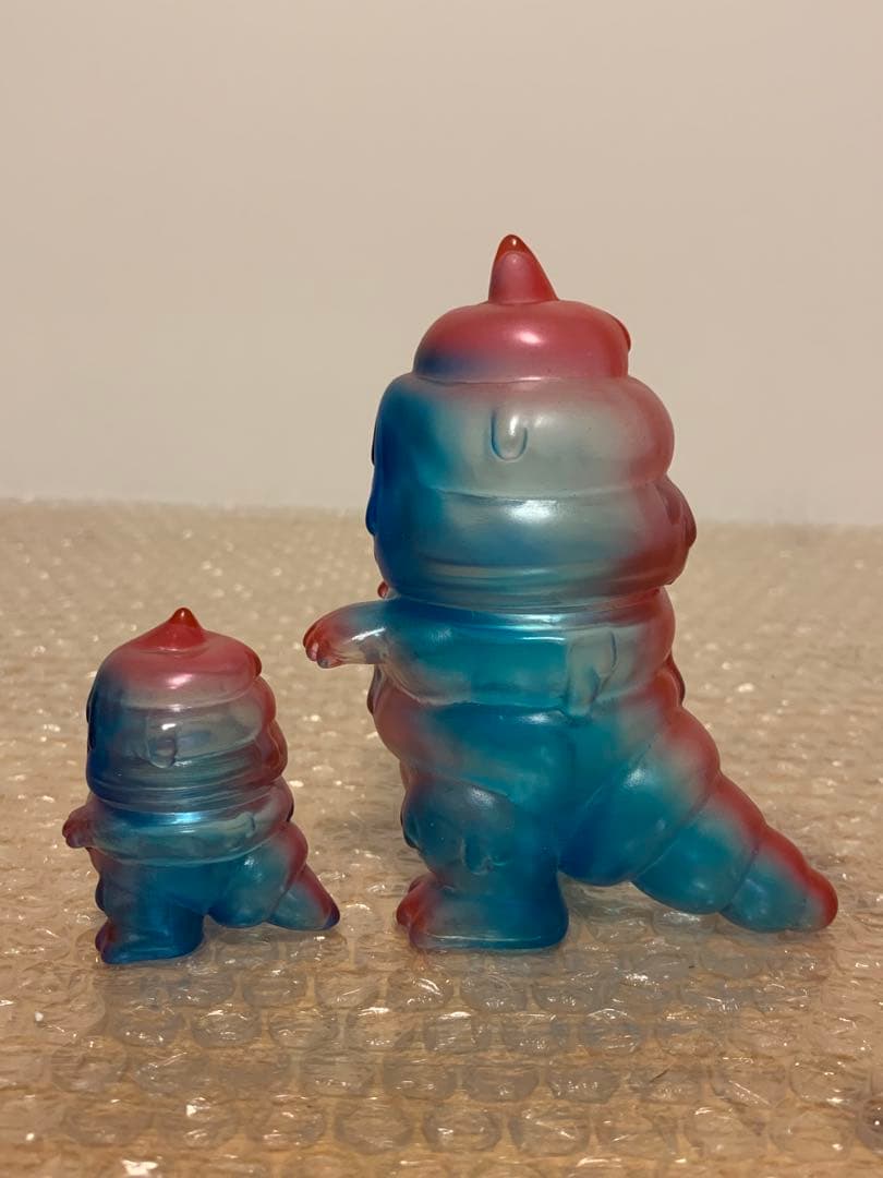 アートジャンキー とぐろ怪獣シットン＆ミニシットン コンビクト別注カラー
