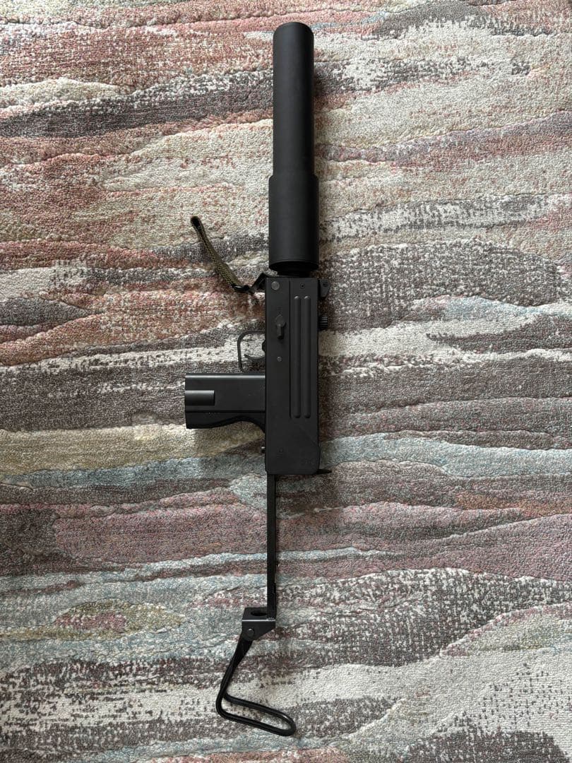 東京マルイMac 10 電動ガン サイレンサー、連射マガジン、リポバッテリー付き