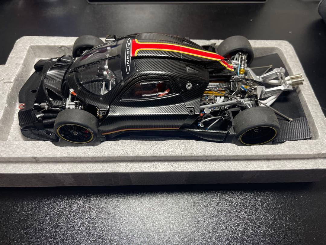 AUTOart(オートアート) 1/18パガーニ ゾンダ レボリューション
