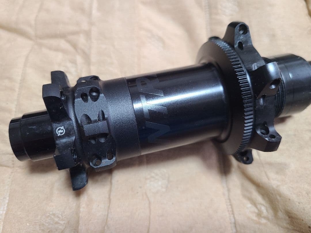ボントレガーRapid Drive 108 ハブ前後