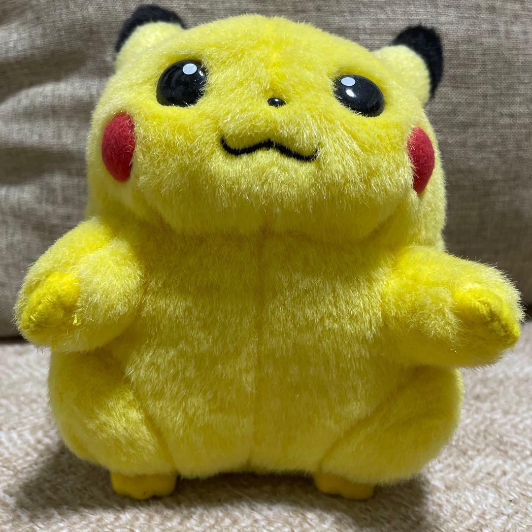 ピカチュウ　ぬいぐるみ　タカラトミー　TOMY