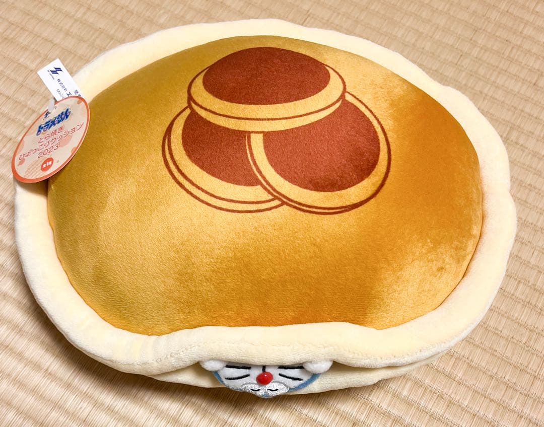 ドラえもん　どら焼き　ひょっこりクッション2023 フワフワ　モチモチ　サラサラ