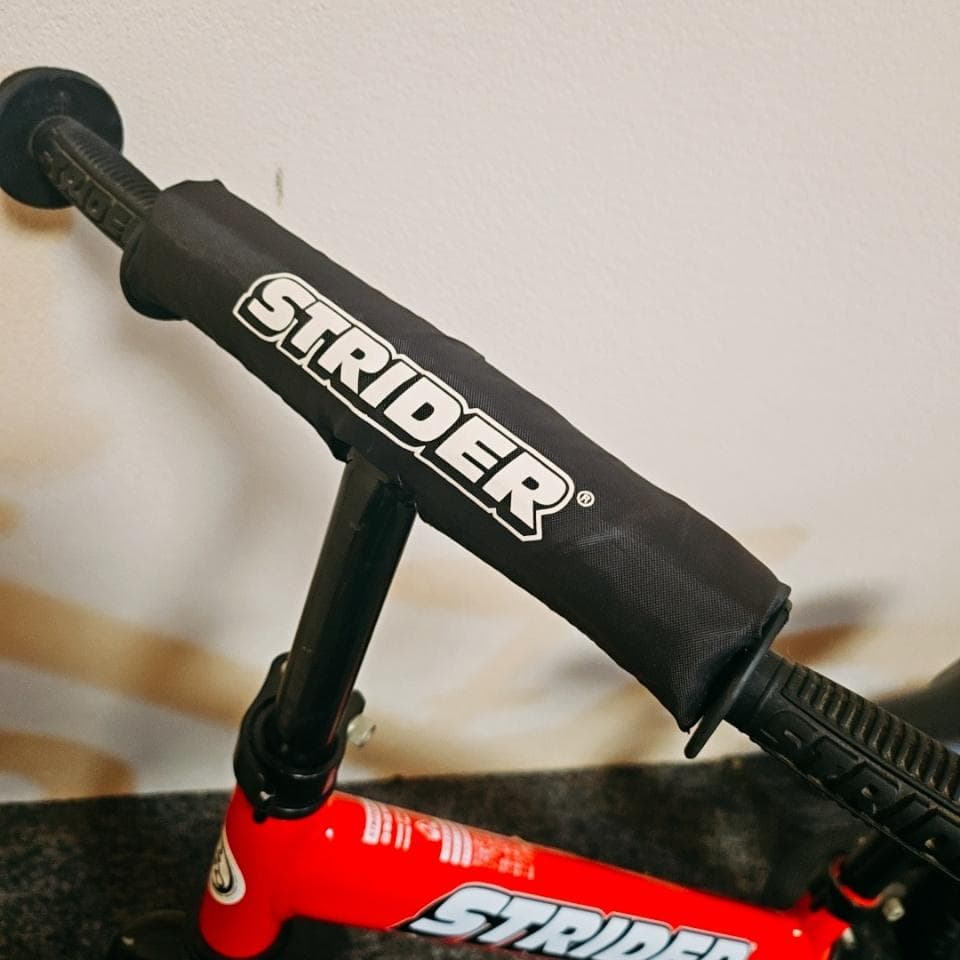 【美品】ストライダー　12　日本正規品　赤　キックバイク