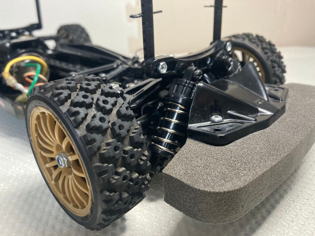 タミヤ　TT-02 シャーシ　セリカボディ付き