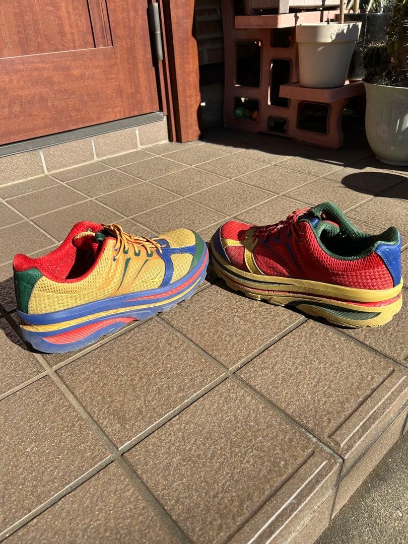 ランニングシューズHOKA oneone engineered garments