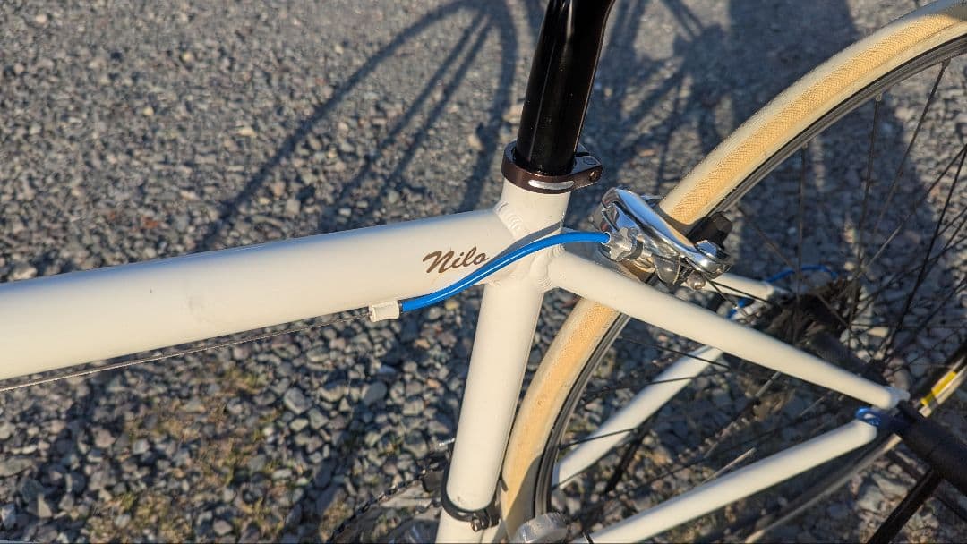 小さいサイズのロードバイクホワイト 3×7s 700×23c 宮城県 手渡し限定